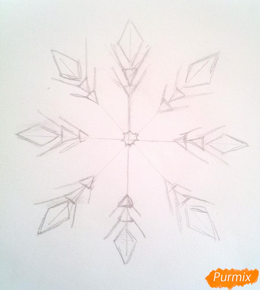 Как легко нарисовать снежинку цветными карандашами - шаг 3